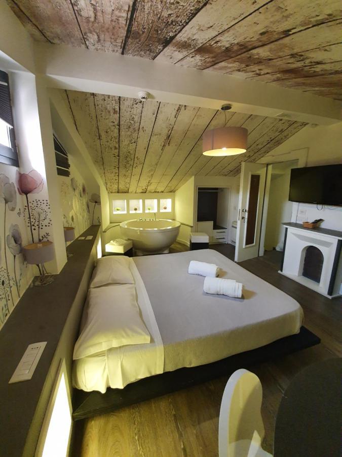 Emphasis Suites & Rooms Кальяри Экстерьер фото