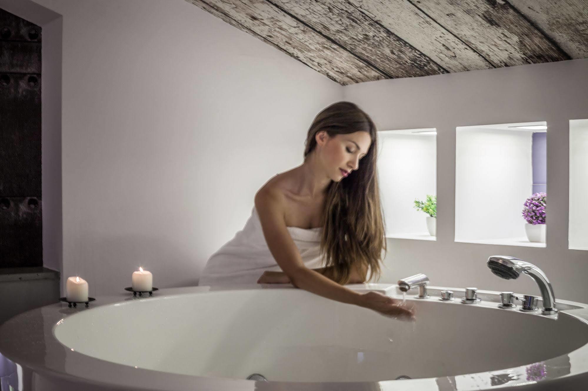 Emphasis Suites & Rooms Кальяри Экстерьер фото